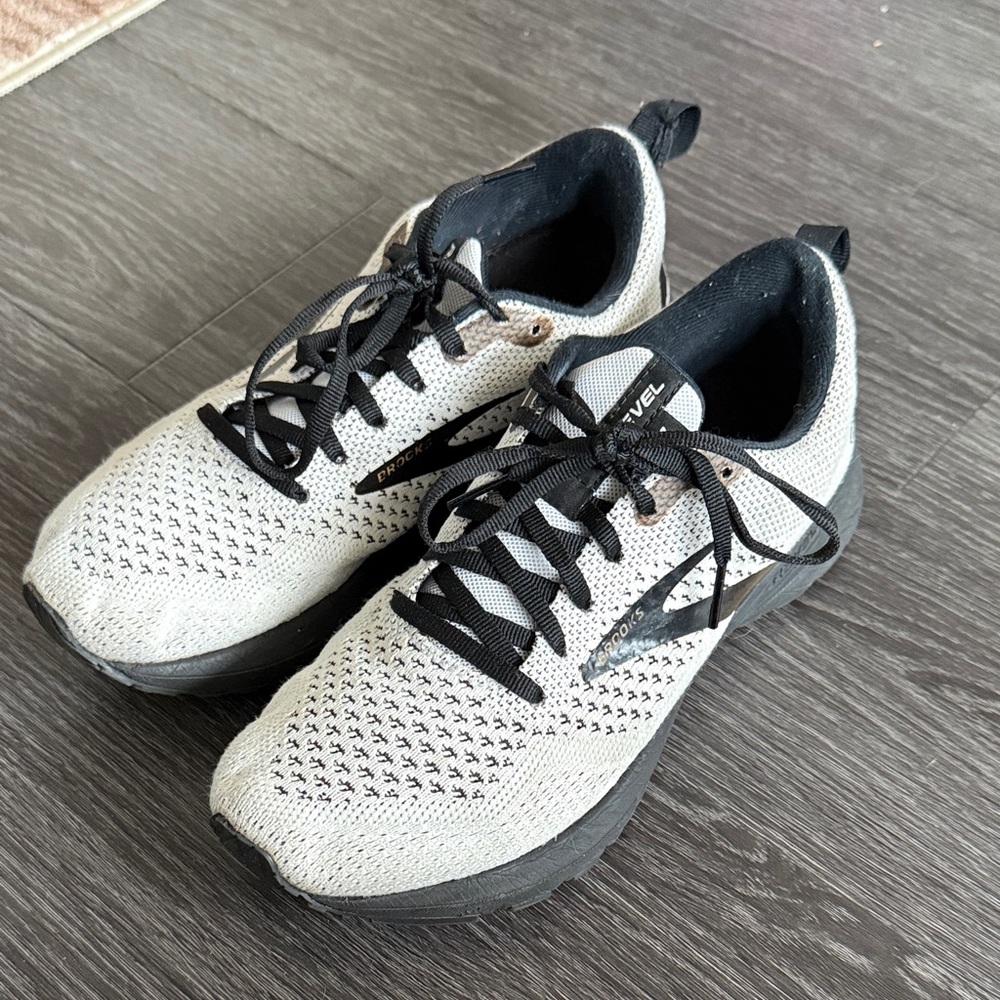 Brooks Revel 4